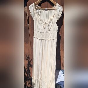 Old Navy Cream Maxi Dress, Tall Medium - has pockets!